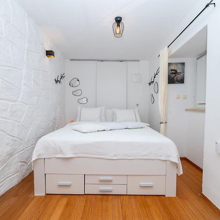 Apartments Vitoria مالي لوشينغْ المظهر الخارجي الصورة