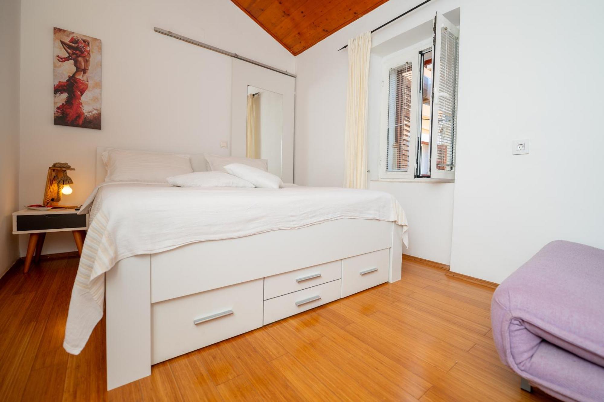 Apartments Vitoria مالي لوشينغْ المظهر الخارجي الصورة
