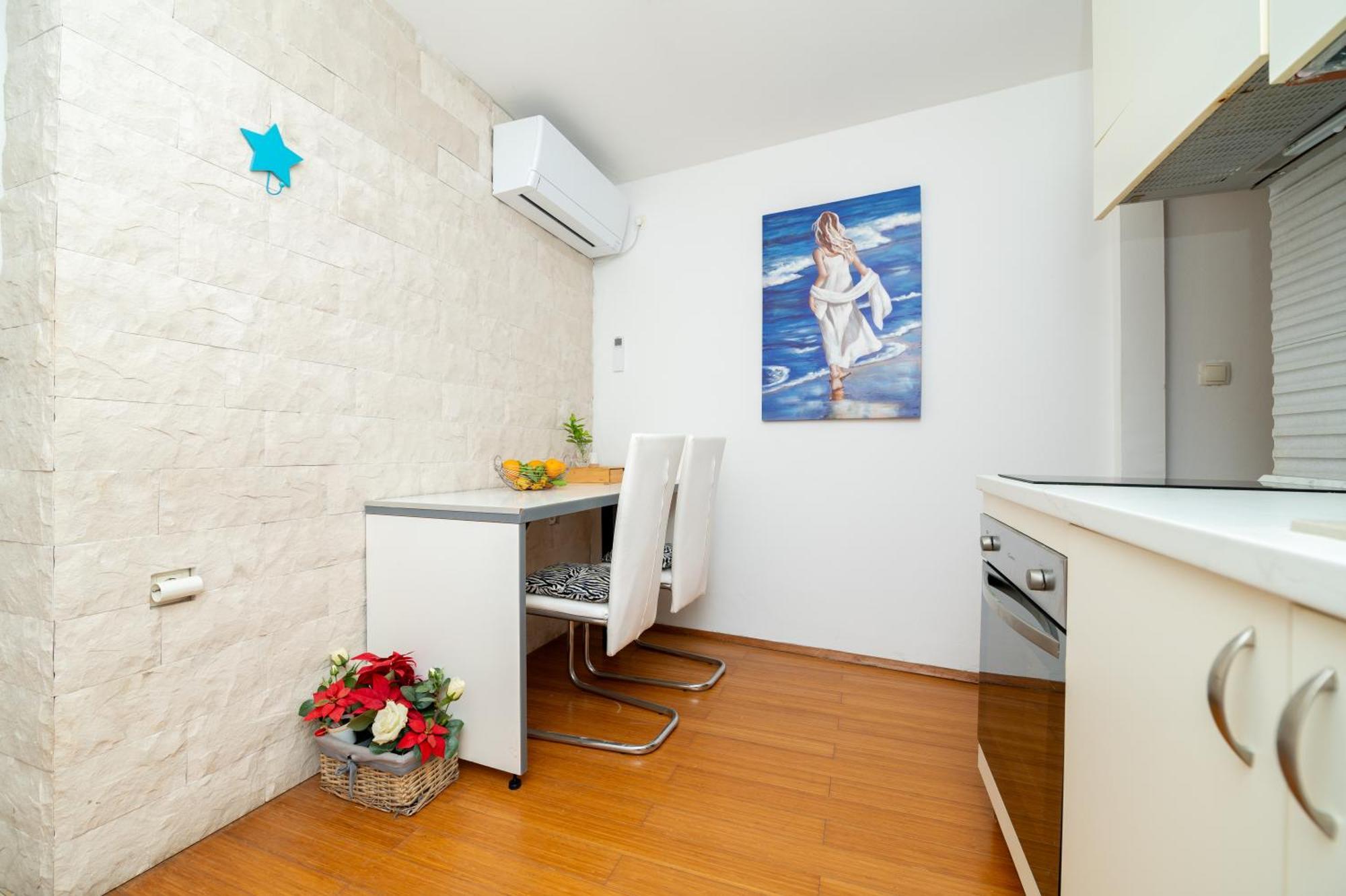 Apartments Vitoria مالي لوشينغْ المظهر الخارجي الصورة